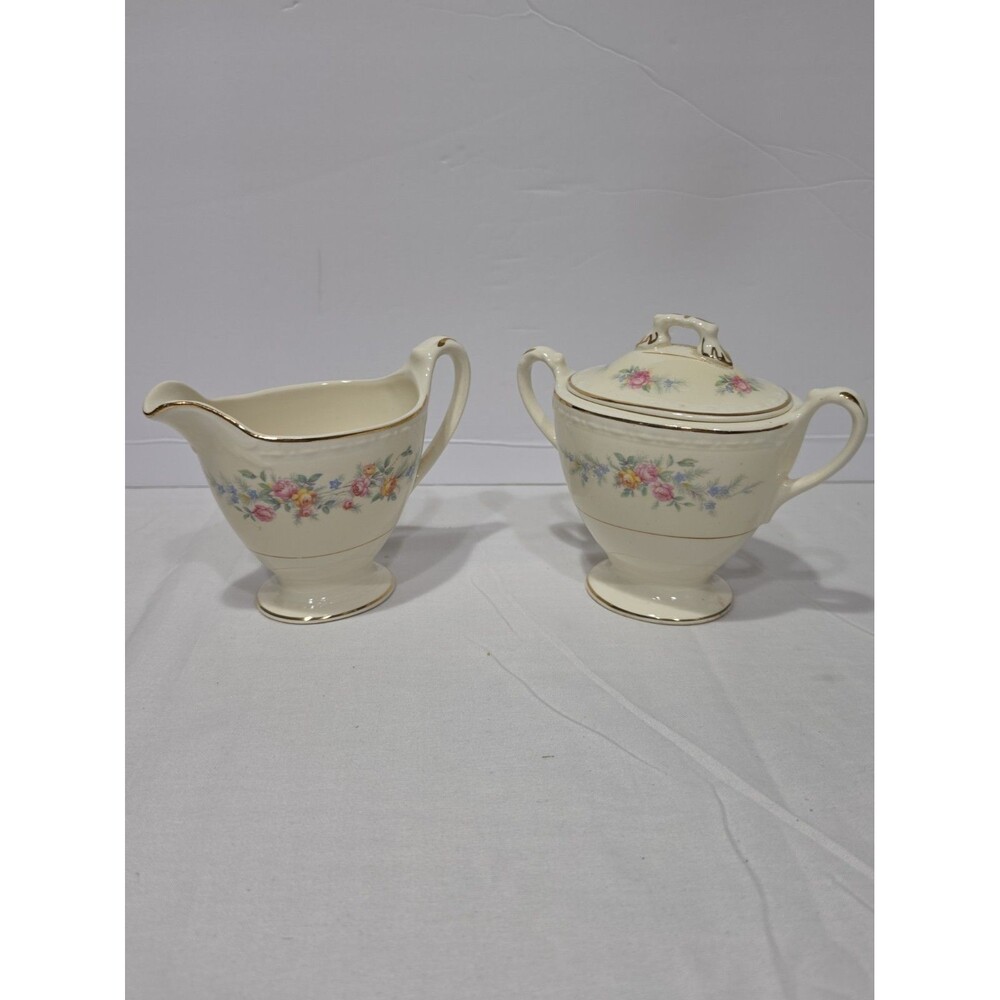 Homer Laughlin Vintage Eggshell Georgian 'Cashmere' Creamer And Sugar With Lid